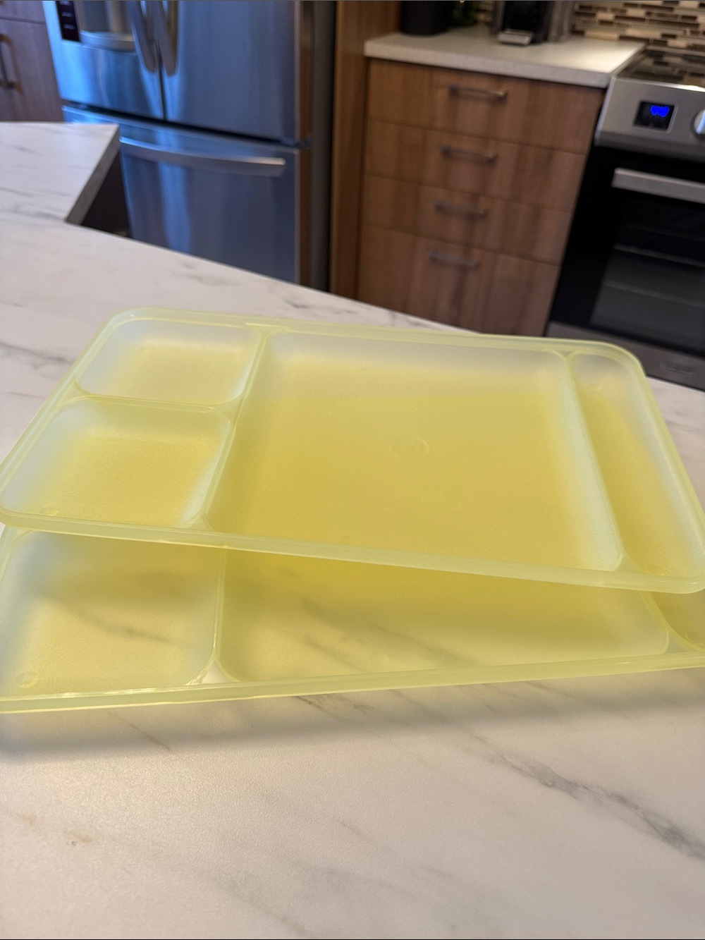 Tupperware Serving Trays – Set of 2